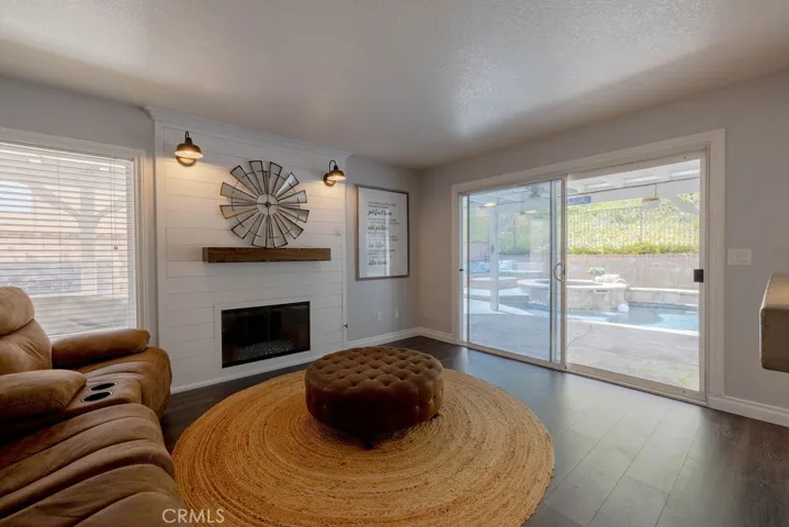 27533 Mariam Place, Saugus, California 91350