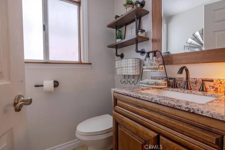 27533 Mariam Place, Saugus, California 91350