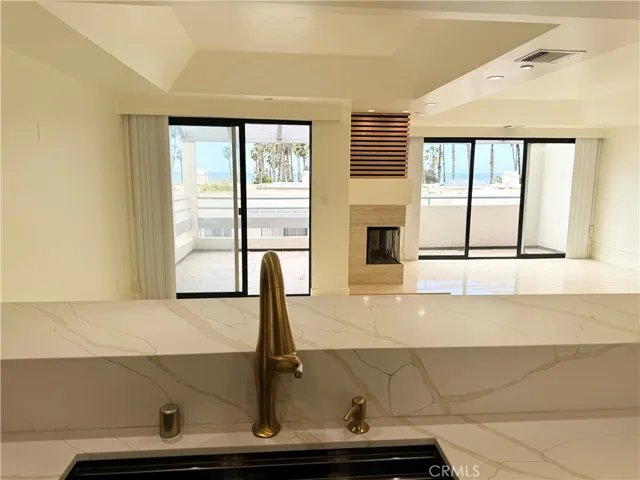 10 Ocean Park Boulevard 17, Santa Monica, California 90405