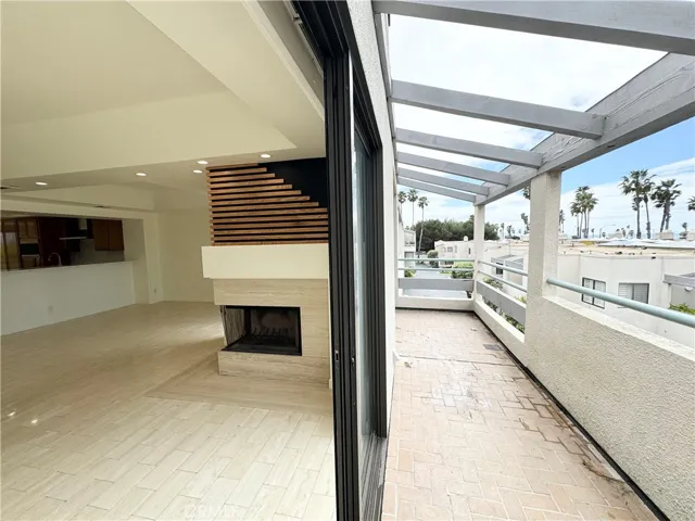10 Ocean Park Boulevard 17, Santa Monica, California 90405