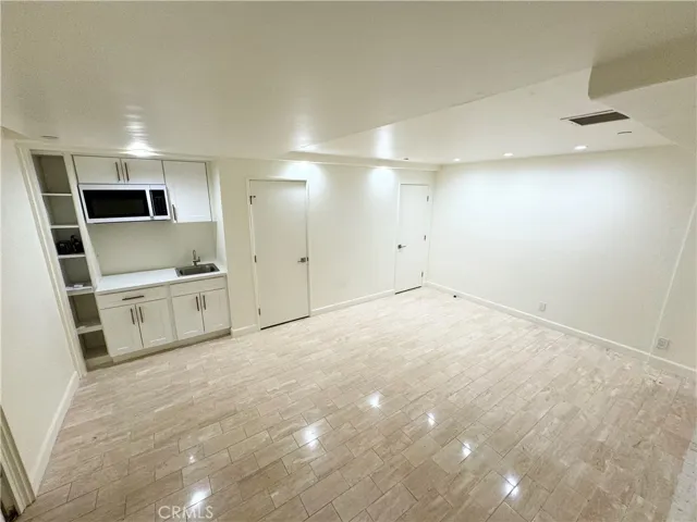 10 Ocean Park Boulevard 17, Santa Monica, California 90405