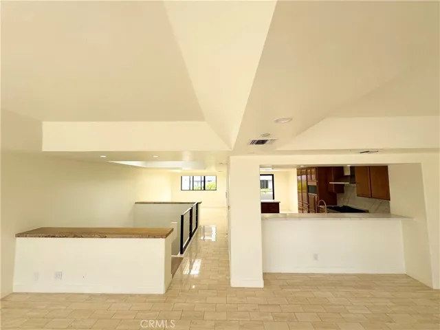 10 Ocean Park Boulevard 17, Santa Monica, California 90405