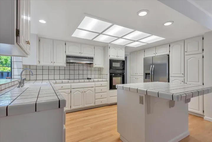 466 Monroe Drive, Palo Alto, California 94306