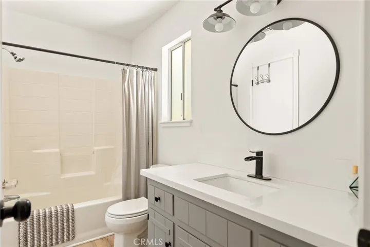 922 Lausanne Drive, Crestline, California 92325