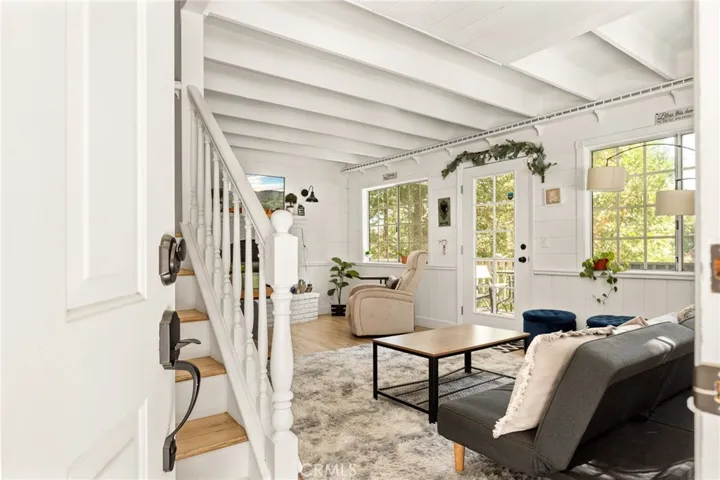 922 Lausanne Drive, Crestline, California 92325