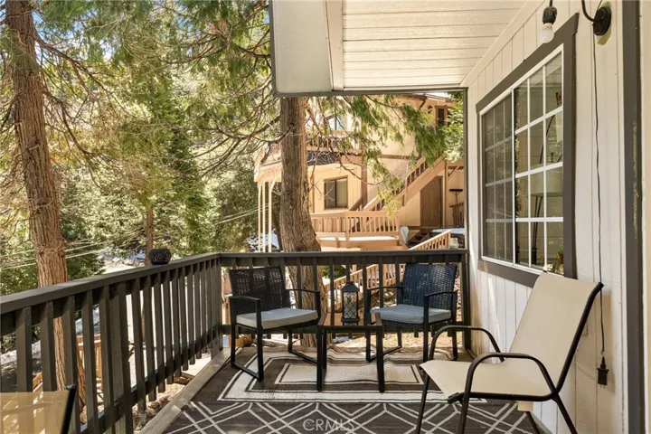 922 Lausanne Drive, Crestline, California 92325