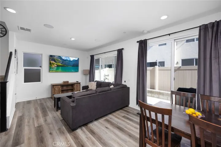 3827 Grant Street 42, Corona, California 92879