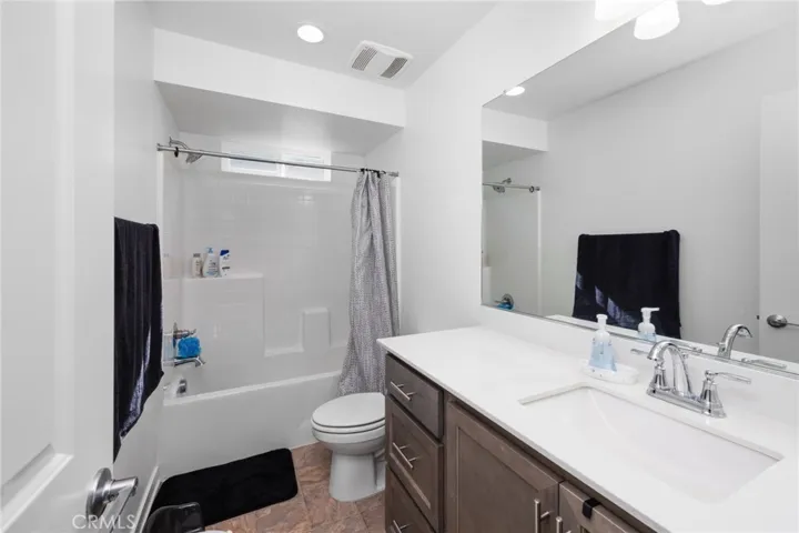3827 Grant Street 42, Corona, California 92879