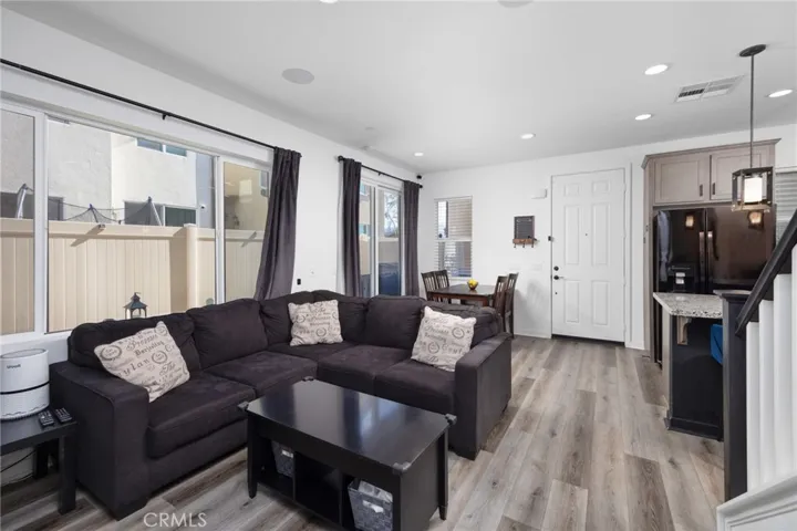 3827 Grant Street 42, Corona, California 92879