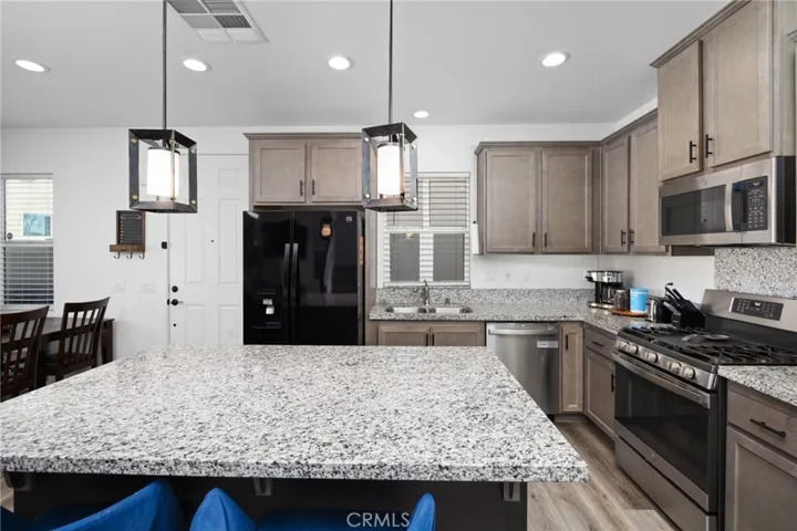 3827 Grant Street 42, Corona, California 92879