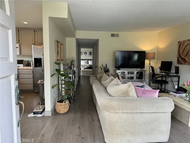 125 Oxford 30, Irvine, California 92612
