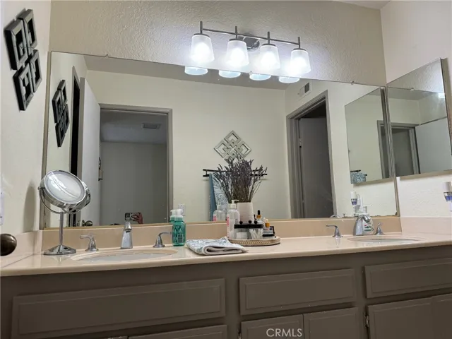 125 Oxford 30, Irvine, California 92612