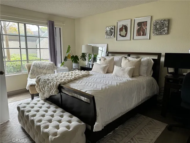 125 Oxford 30, Irvine, California 92612