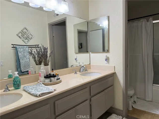 125 Oxford 30, Irvine, California 92612