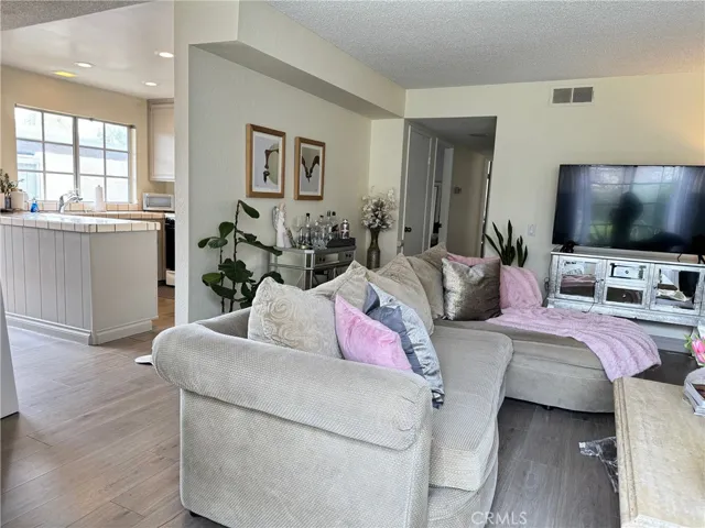 125 Oxford 30, Irvine, California 92612