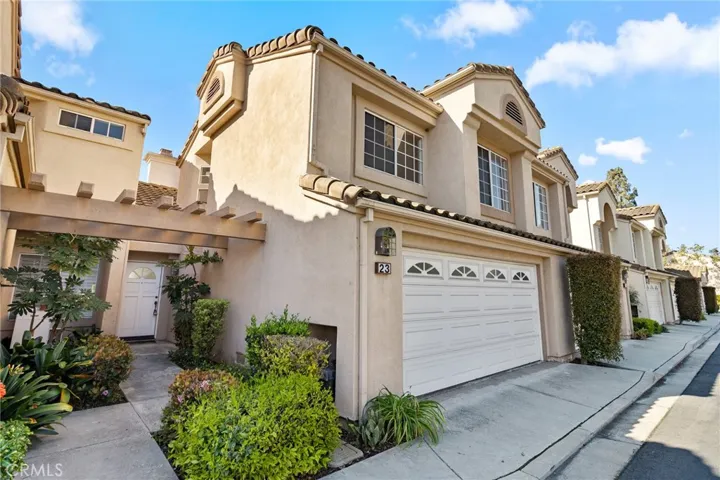 23 Almador, Irvine, California 92614