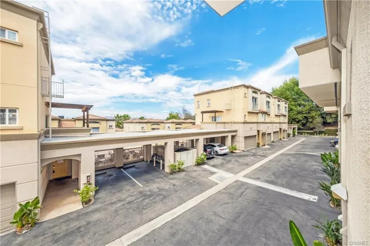 5210 Premiere Hills Circle 116, Woodland Hills, California 91364