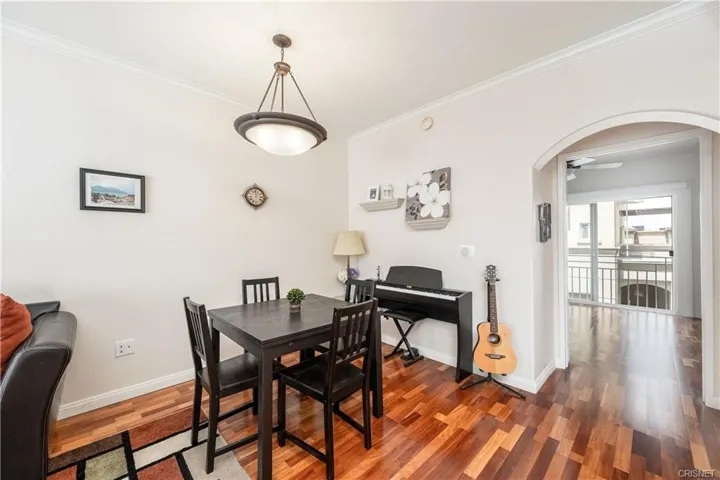 5210 Premiere Hills Circle 116, Woodland Hills, California 91364