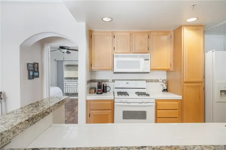 5210 Premiere Hills Circle 116, Woodland Hills, California 91364
