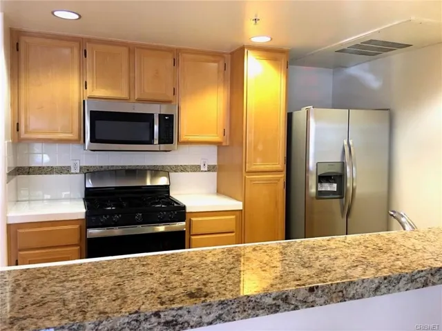 5210 Premiere Hills Circle 116, Woodland Hills, California 91364