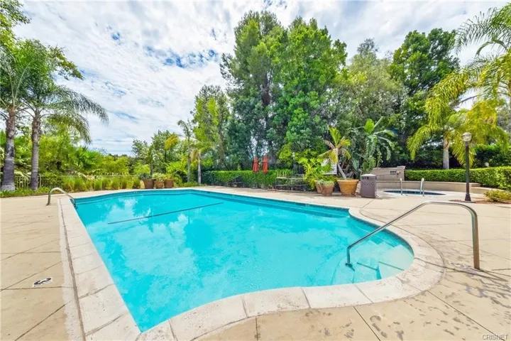 5210 Premiere Hills Circle 116, Woodland Hills, California 91364