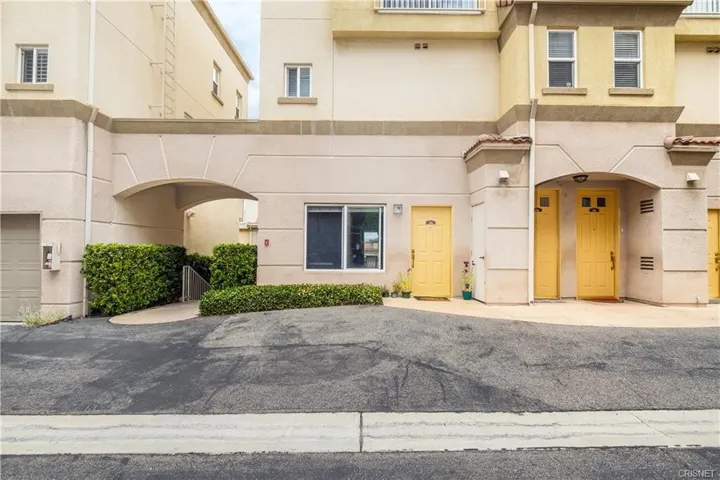 5210 Premiere Hills Circle 116, Woodland Hills, California 91364