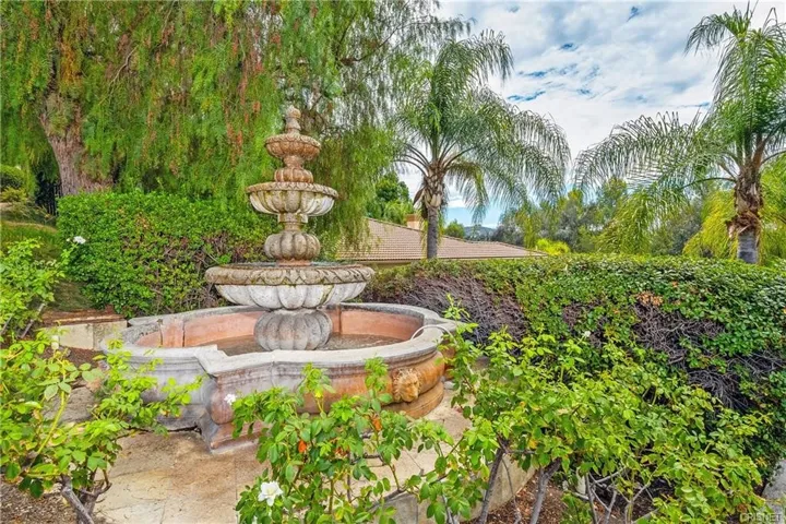 5210 Premiere Hills Circle 116, Woodland Hills, California 91364