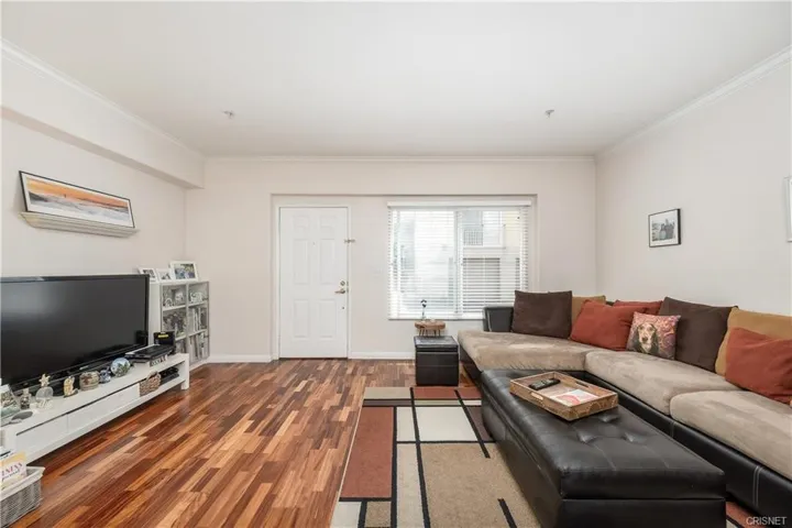5210 Premiere Hills Circle 116, Woodland Hills, California 91364