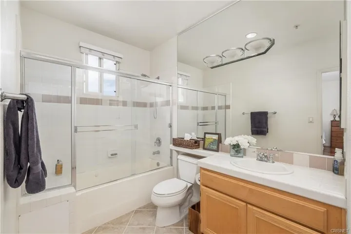 5210 Premiere Hills Circle 116, Woodland Hills, California 91364