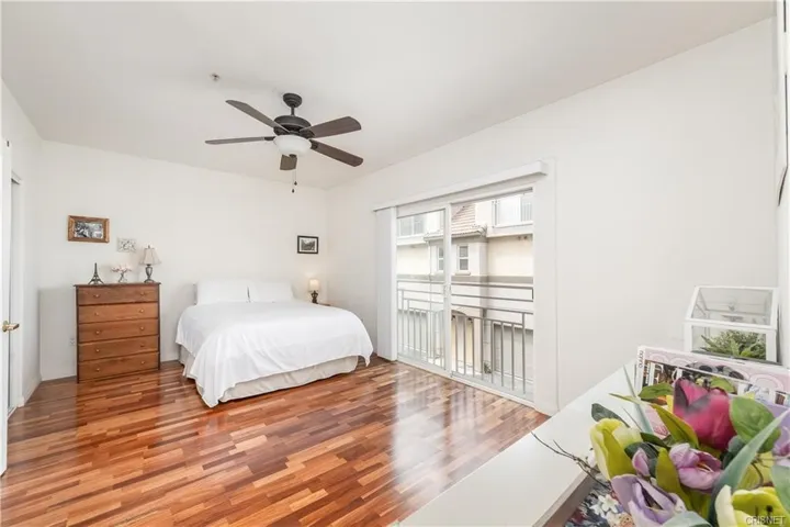 5210 Premiere Hills Circle 116, Woodland Hills, California 91364