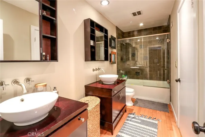 2nd bathroom