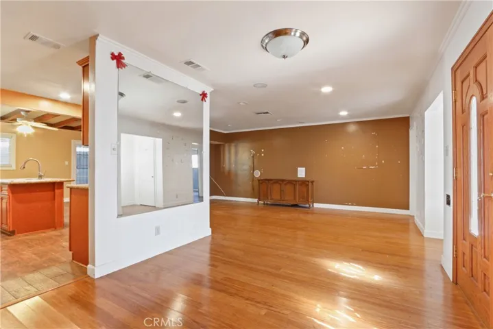 14103 S Parmelee Avenue, Compton, California 90222