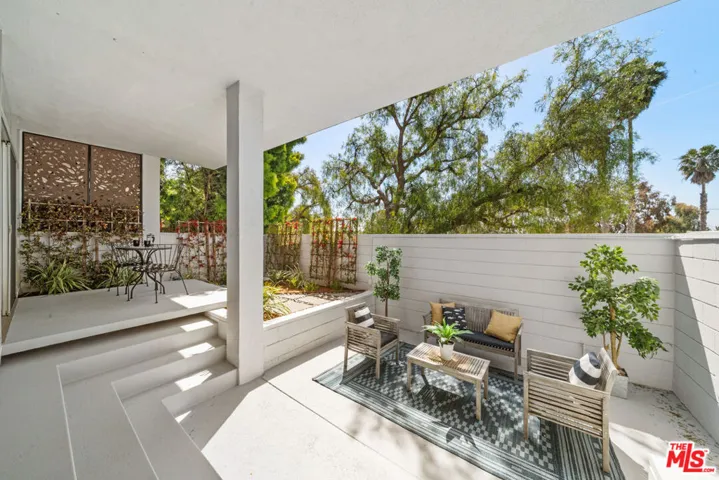 16601 W Marquez Avenue 101, Pacific Palisades, California 90272