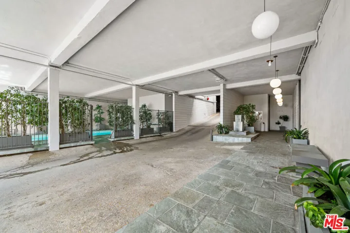 16601 W Marquez Avenue 101, Pacific Palisades, California 90272