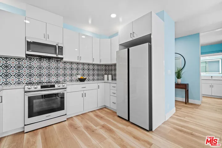 16601 W Marquez Avenue 101, Pacific Palisades, California 90272
