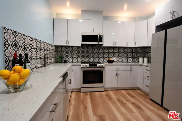 16601 W Marquez Avenue 101, Pacific Palisades, California 90272