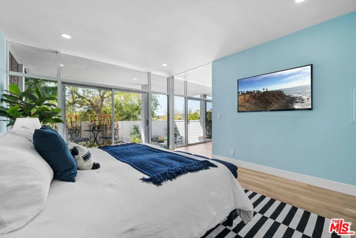 16601 W Marquez Avenue 101, Pacific Palisades, California 90272