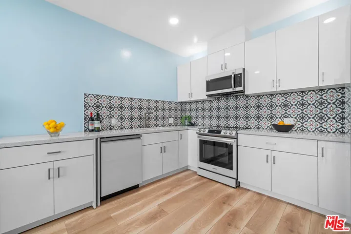 16601 W Marquez Avenue 101, Pacific Palisades, California 90272