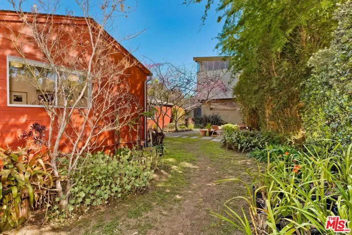 1337 Palms Boulevard, Venice, California 90291