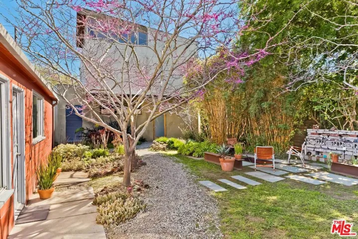 1337 Palms Boulevard, Venice, California 90291