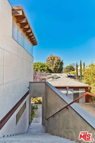 1337 Palms Boulevard, Venice, California 90291
