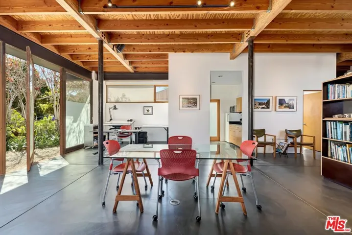 1337 Palms Boulevard, Venice, California 90291