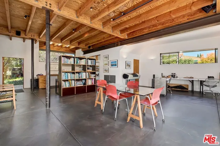 1337 Palms Boulevard, Venice, California 90291