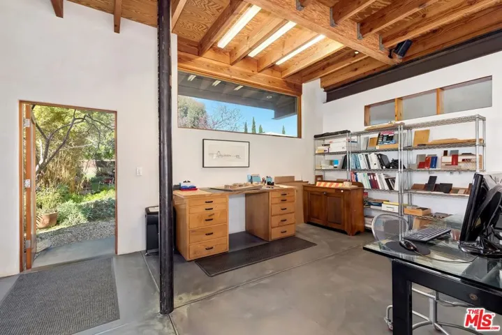 1337 Palms Boulevard, Venice, California 90291