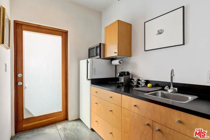1337 Palms Boulevard, Venice, California 90291