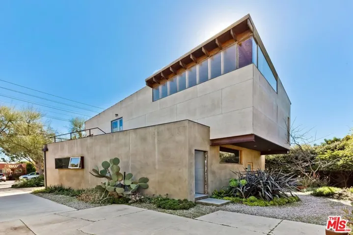 1337 Palms Boulevard, Venice, California 90291