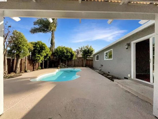 136 Longview Dr, Vacaville, California 95687