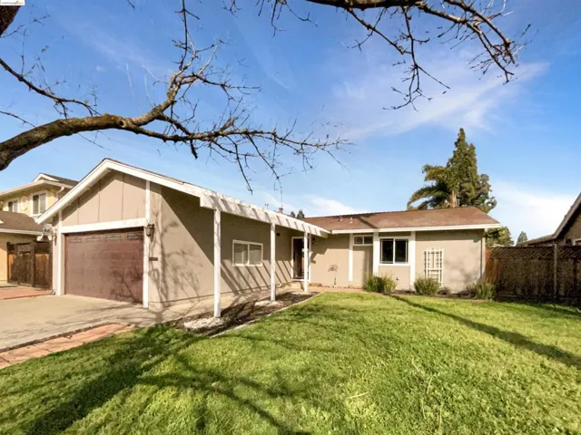 136 Longview Dr, Vacaville, California 95687