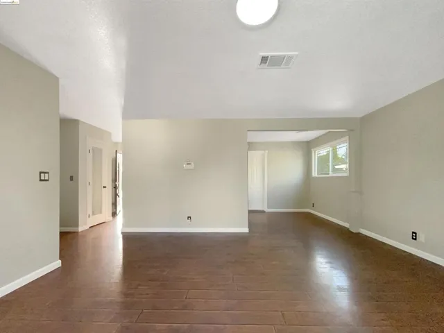 136 Longview Dr, Vacaville, California 95687