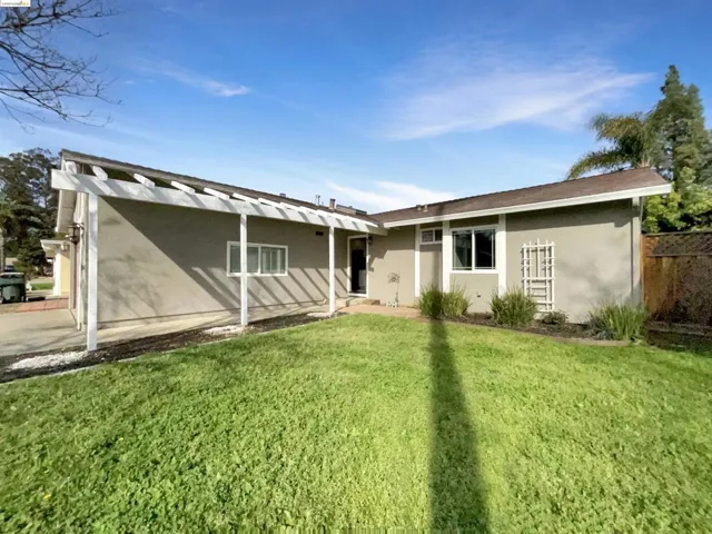 136 Longview Dr, Vacaville, California 95687